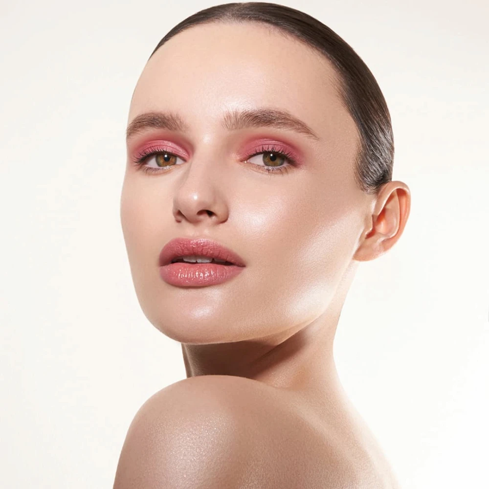 Danessa Myricks Colorfix Matte - Create your makeup look with this ethereal product - Hover